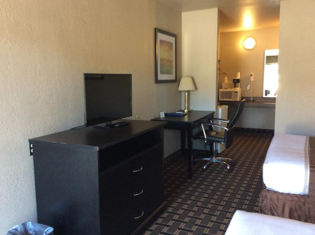 ביבר Econo Lodge מראה חיצוני תמונה