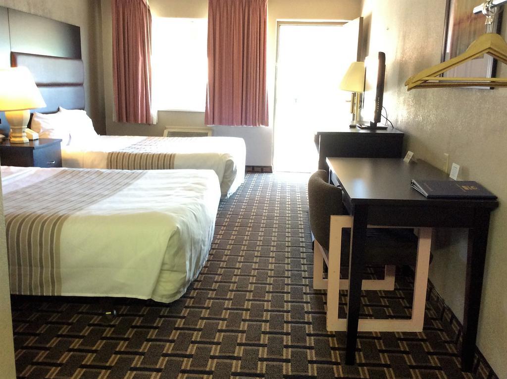 ביבר Econo Lodge מראה חיצוני תמונה
