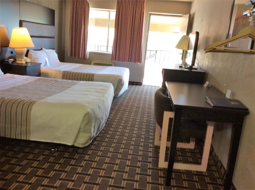 ביבר Econo Lodge מראה חיצוני תמונה