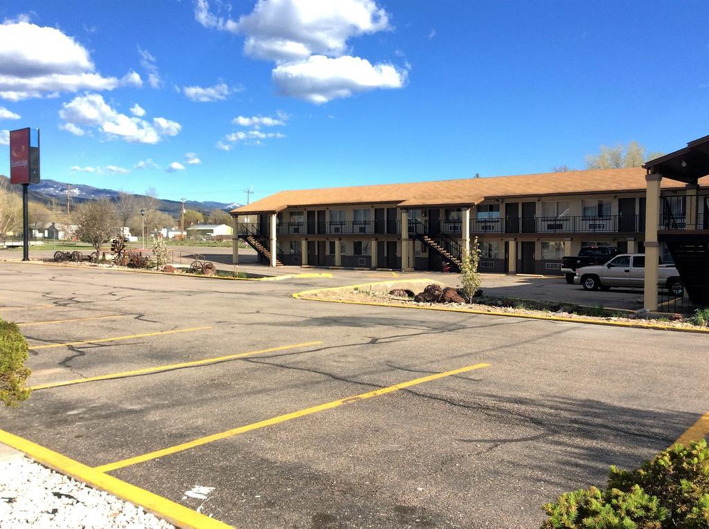 ביבר Econo Lodge מראה חיצוני תמונה